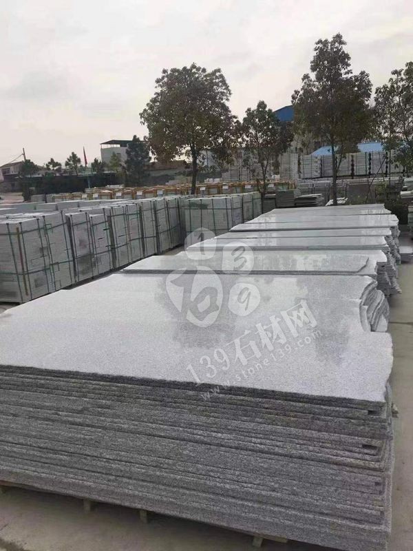 【麻城盛鑫石材】主營湖北芝麻白603、芙蓉白602、外墻干掛、地鋪、路沿石等異形板材