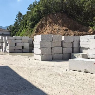 梨花白工廠荒料堆場