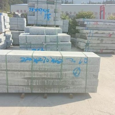 ?芝麻灰花崗巖路沿石 市政工程用石材成品